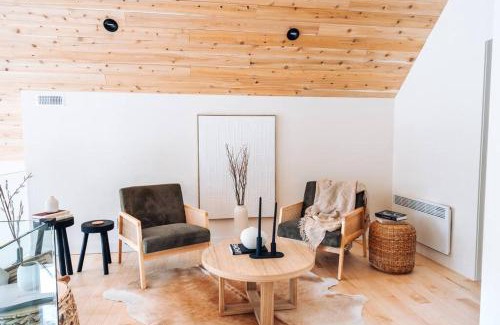 Val-des-Lacs Ski Chalet | Luxurious Forest Getaway with Spa Near Tremblant