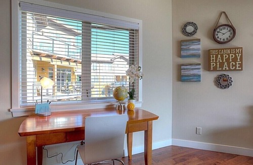 Central Okanagan Condo | LUXURIOUS FUN AWAY FROM HOME!