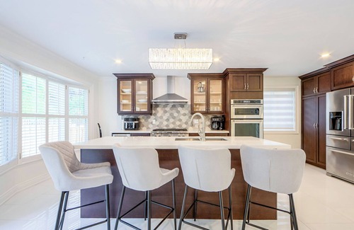 Fisherville House | Luxurious Furnished, 4+1 Bedrooms & 4 baths, Family Home in the Heart of Toronto