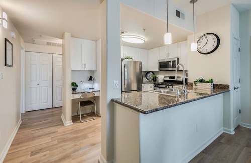 Roseville Apartment | Luxurious Furnished Apartment + Private Garage
