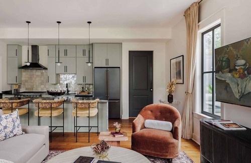 Touro Hotel | Luxurious Garden District Unit With Shared Pool