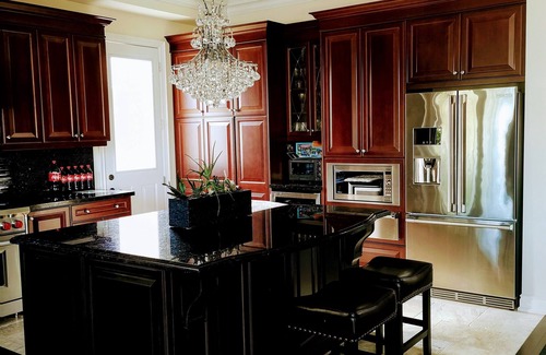 Uxbridge House | Luxurious getaway close to the city