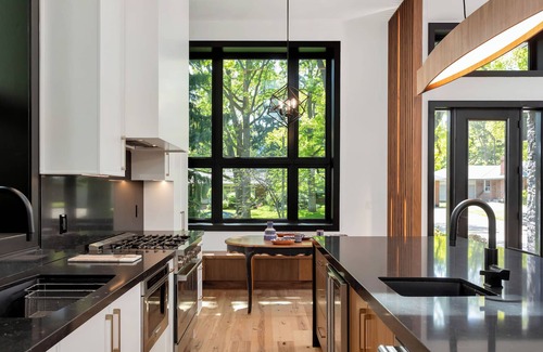 Etobicoke House | Luxurious getaway in the city