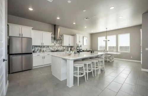 Las Cruces House | Luxurious Golf Course Retreat w/Backyard & Game Room