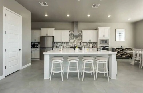 Las Cruces House | Luxurious Golf Course Retreat w/Backyard & Game Room