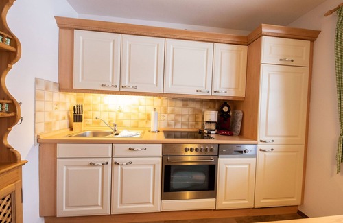 Untergrainau Apartment | Luxurious holiday apartment "Alpenrose" at the foot of the Zugspitze
