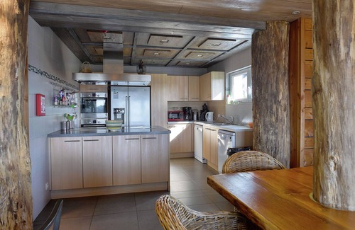 Stoumont House | Luxurious Holiday Home in Stoumont with Pool & Bar