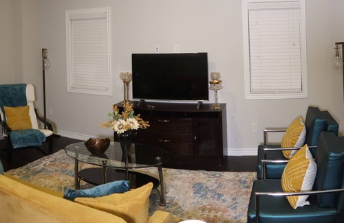 Centre Wellington House | Luxurious home for retreat - 5 minutes to Elora, 15 minutes to Guelph