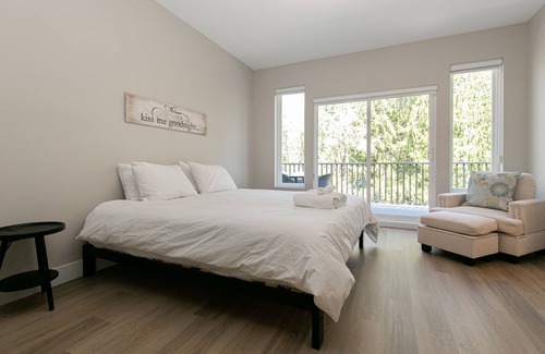 Lake Cowichan Apartment | Luxurious Home in Lake Cowichan