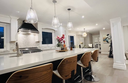 Clarkson-Lorne Park House | Luxurious Home in Mississauga Golf and Country Club