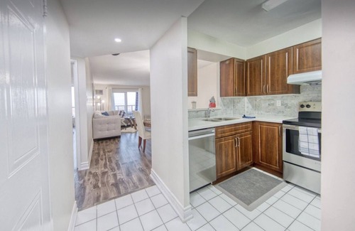 Malvern Apartment | Luxurious Home in Scarborough!