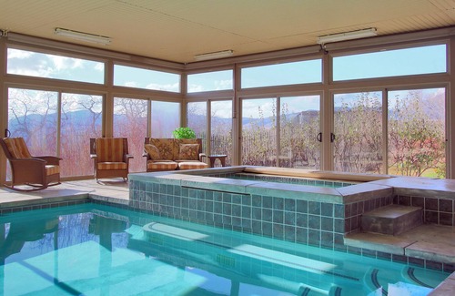 Alpine House | Luxurious home sleeps 30+! Great for Family Reunions, Corporate Retreats & more!