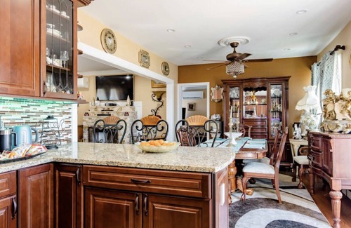 Shirley House | luxurious home spacious yard & above ground pool