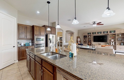 Chandler House | Luxurious home with private pool, spa, WiFi & central AC