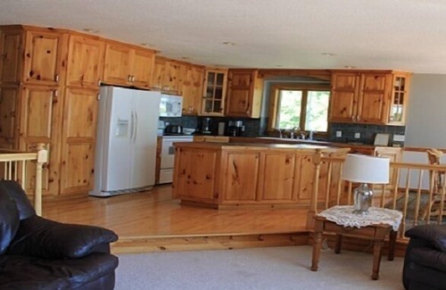Sauk Centre House | Luxurious Home With Lake Views, Fireplace, Whirlpool Tub