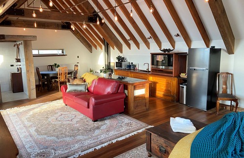 Tulka House | Luxurious Homestead Retreat in Tulka