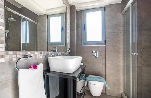 Markopoulo Mesogaias Apartment | luxurious house near the sea