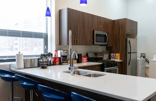 Near South Side Apartment | Luxurious HUGE Penthouse with 4000+ Games, Arcades