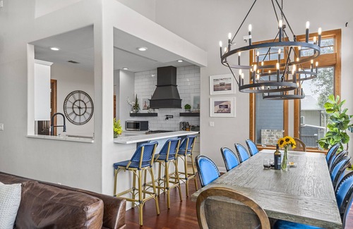 Dripping Springs House | Luxurious Lake Park House: Sleeps 25, Pool, Hot-tub, Firepit and Game Room!