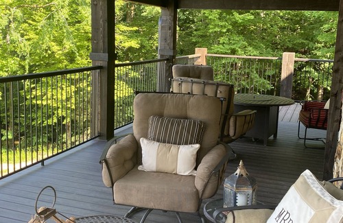 Northport House | Luxurious Lakefront Retreat