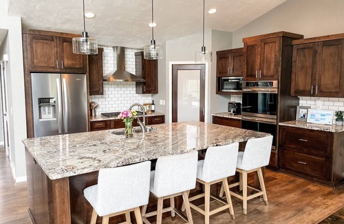 Winneconne House | Luxurious Lakefront Escape – Premier EAA Rental with Breathtaking Views