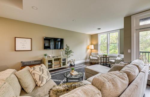 Akron Apartment | Luxurious Litfin Loft - Walk to Main St Akron