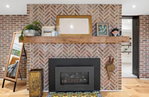 Burlington Apartment | Luxurious lower level Apartment Closeto downtown