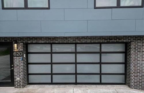 Omaha Apartment | Luxurious Midtown Retreat with Elevator Access