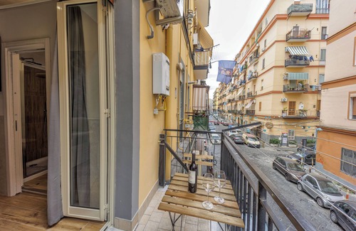 Naples Apartment | Luxurious mini apartment with jacuzzi tub, suitable for families