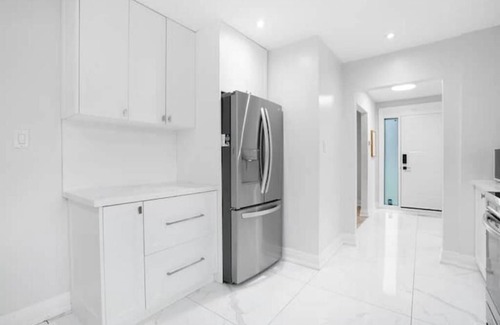 Durham Region House | Luxurious Modern Getaway 3BD 2BT Near 401