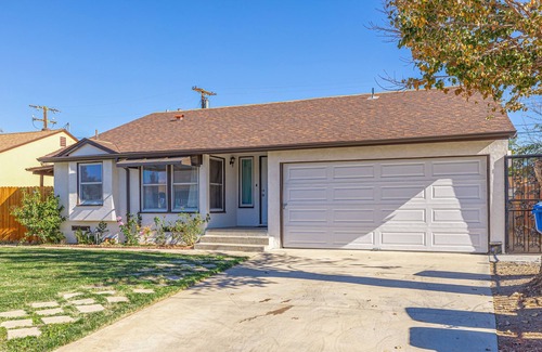 Palmdale House | Luxurious Modern Home 2BD/1B | close to shops