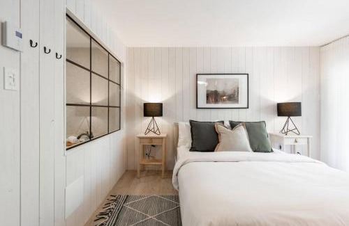 Mont-Tremblant Village House | Luxurious & Modern Tremblant Loft Pool&Spa Access