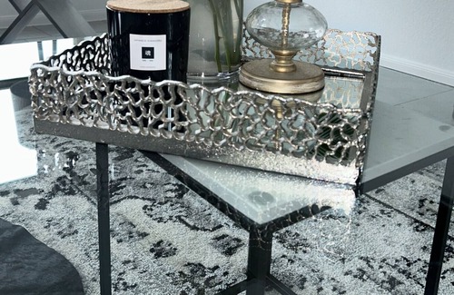 Katy House | Luxurious Monochromatic Stay *Come Relax in Luxury*