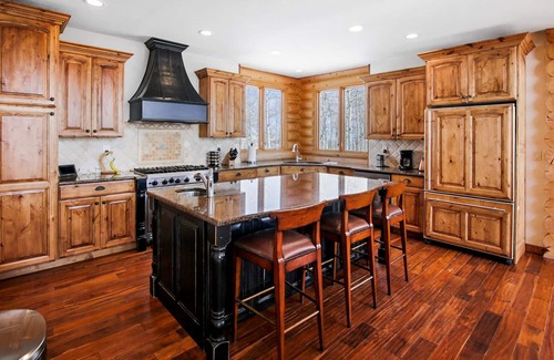 Tollgate Canyon Ski Chalet | Luxurious Mountain Retreat - Minutes from Park City and Deer Valley