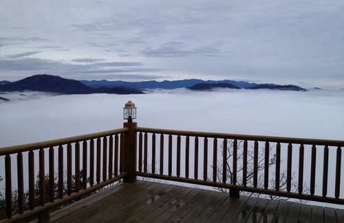 Lake Lure Cabin | Luxurious Mountain Retreat with Amazing Views