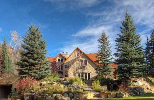 Midway House | Luxurious Mountain Retreat with Pool