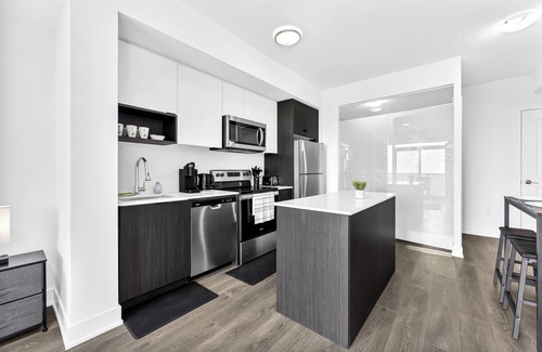 Mississauga Valleys Apartment | Luxurious new 2Bed 2Bath Condo in DT Core, SQ1, Mississauga City Centre
