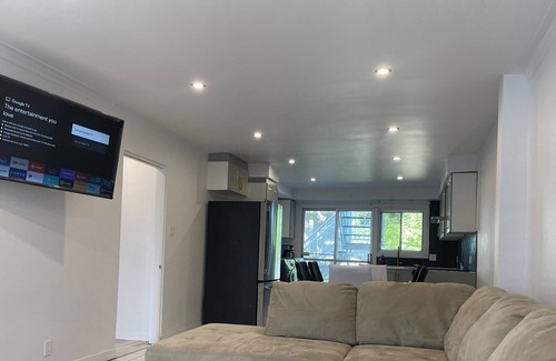 Laval Apartment | Luxurious Newly Renovated 3beds 1 Bath!