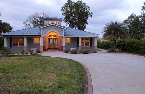 Starke House | Luxurious Oasis on Kingsley Lake w/Private Dock. Panoramic Views. Free Cable/WiF
