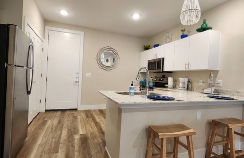Arsenal Apartment | Luxurious & Peaceful Southtown Apartment- FULLY STOCKED