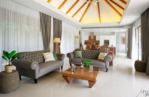 Bang Tao Villa | Luxurious Private Balinese Villa with huge pool