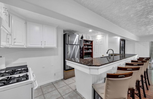 Holladay House | Luxurious Private Estate with Hot Tub. Game Room, Grand Piano- Near Ski Resort