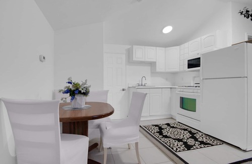 Holladay House | Luxurious Private Estate with Hot Tub. Game Room, Grand Piano- Near Ski Resort