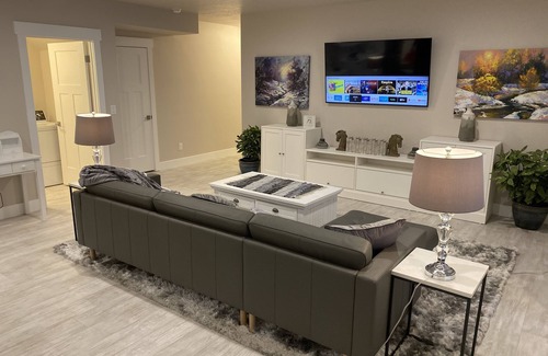 South Jordan House | Luxurious Private Apartment in South Jordan, Utah
