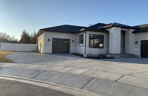 South Jordan House | Luxurious Private Apartment in South Jordan, Utah