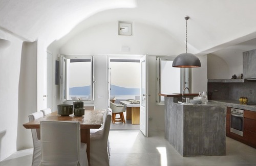 Firostefani Villa | Luxurious private villa with 3 bedrooms, private pool and amazing views