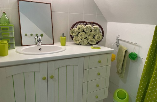 Montreuil-le-Henri Bed & Breakfast | Luxurious Retreat: Private Suite with Pool, Garden, and Exclusive Dining Experience