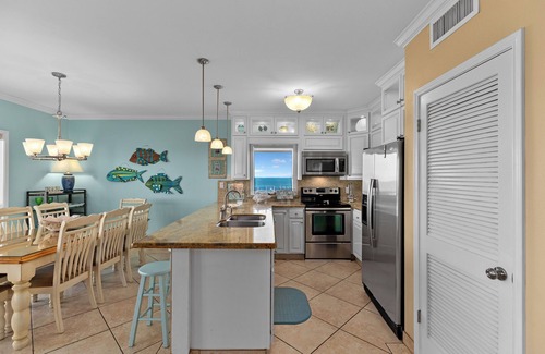 South Padre Island Condo | LUXURIOUS, REMODELED, SPACIOUS PENTHOUSE CONDO WITH AWESOME BEACH VIEWS!