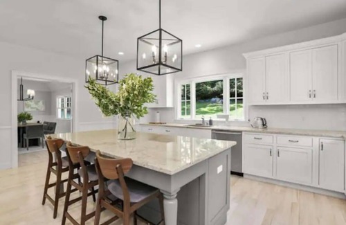 Fairfield House | Luxurious Renovated Farm House!