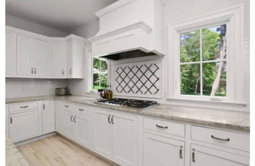 Fairfield House | Luxurious Renovated Farm House!